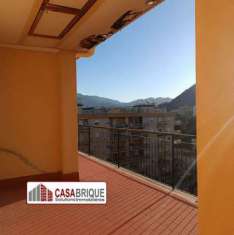 Foto Appartamento panoramico con ascensore a Palermo
