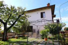 Foto Appartamento ristrutturato con giardino
