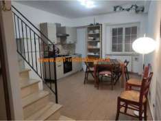 Foto Appartamento su 3 livelli a Forano Rieti con cantina