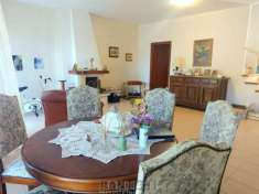 Foto Appartamento terratetto con giardino, terrazzi e garage