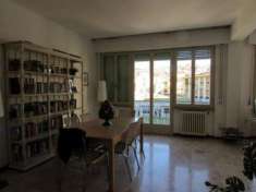Foto Arezzo vendesi luminoso appartamento 6 vani - vista panoramica - 147 mq.