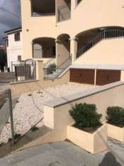 Foto Arzachena posto auto in centro