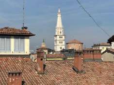 Foto Attico / Mansarda di 223 m con pi di 5 locali in vendita a Modena