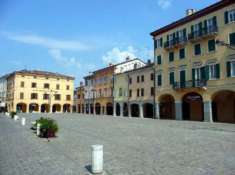 Foto Attico / Mansarda di 260 m con 5 locali in vendita a Carpi