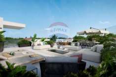 Foto Attico in vendita a Desenzano Del Garda - 4 locali 221mq