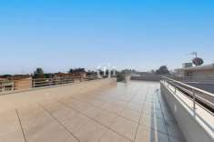 Foto Attico in vendita a Desenzano Del Garda