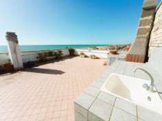 Foto Attico in vendita a Pomezia