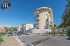 Foto Attico in vendita a Roma