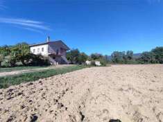 Foto Azienda Agricola in Vendita, 5 Locali, 160 mq, Todi