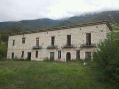 Foto Azienda Agricola in Vendita, pi di 6 Locali, 2500 mq, Capriati
