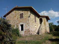 Foto Azienda agricola in Vendita, pi di 6 Locali, 3 Camere, 1553 mq