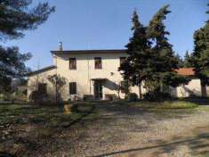 Foto Azienda agricola in Vendita, pi di 6 Locali, 550 mq (COLLESALVE