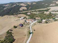 Foto Azienda agricola in Vendita, pi di 6 Locali, 6 Camere, 850 mq (