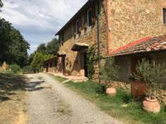 Foto Azienda agricola in vendita a San Gimignano - 10 locali 475mq