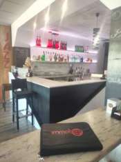 Foto Bar arredato e attrezzato