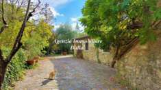 Foto Barberino di Mugello (Cornocchio) - Caratteristico rustico con giardino