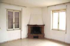 Foto Baschi - vendesi fabbricato indipendente con garage terrazza e area esterna