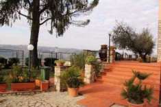 Foto Baschi - Vendesi villa con piscina e parco privato in posizione panoramica e tranquilla