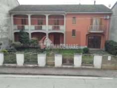 Foto Bellissima villa indipendente con doppio cortile