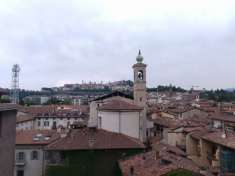 Foto Bergamo centro appartamento ultimo piano