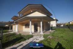 Foto BIFAMILIARE di 4 vani e di 200 mq (RONCARO) rif. CC6243