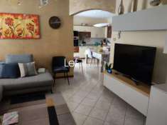Foto BIFAMILIARE di 6 vani e di 300 mq (TARZO) rif. AB50_1