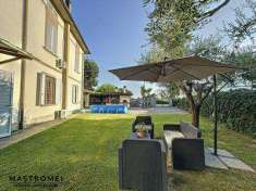 Foto BIFAMILIARE in Vendita, pi di 6 Locali, 240 mq, ALTOPASCIO