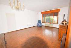 Foto BIFAMILIARE in Vendita, pi di 6 Locali, 240 mq, MONTEBELLUNA