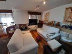 Foto BIFAMILIARE in Vendita, pi di 6 Locali, 300 mq, PRATO