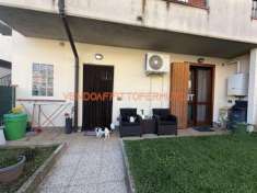 Foto BILOCALE A PIANO TERRA CON GIARDINO