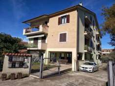 Foto Bilocale mansardato con ampie terrazze a Terni