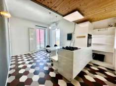 Foto Bilocale ristrutturato con terrazzino a Chiaia, Napoli