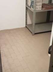 Foto BOLOGNA: VENDESI AMPIA CANTINA CENTRO STORICO USO CICLABILE