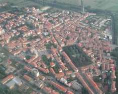 Foto BORGO S LORENZO FONDO 35 VETRINA SU STRADA