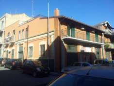 Foto BOTTEGA UNA LUCE FINESTRATA A CATANIA ZONA BORGO / LINCOLN