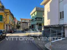 Foto Box auto in vendita in zona centrale ad Agropoli