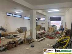 Foto Cantinato di mq. 157 con scivolo carrabile in ottime condizioni