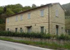 Foto Capannone in Vendita, 1 Locale, 1462 mq, Mombaroccio