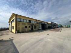 Foto Capannone in Vendita, 1 Locale, 2601 mq, Villafranca di Verona
