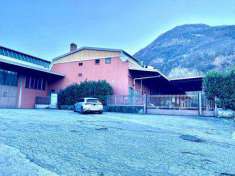 Foto Capannone in Vendita, 2 Locali, 860 mq, Valmadrera
