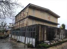 Foto Capannone in Vendita, 3,5 Locali, 552 mq, Magliano di Tenna