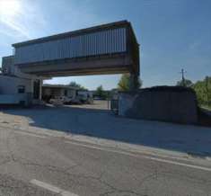Foto Capannone in Vendita, pi di 6 Locali, 332 mq, Montechiarugolo (