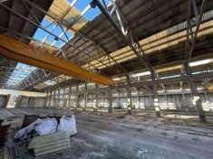 Foto Capannone industriale con carroponti