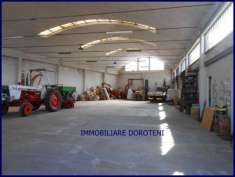 Foto capannone/magazzino