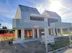 Foto Casa bifamiliare di nuova costruzione