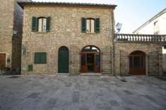Foto Casa colonica in vendita a Casale Marittimo - 17 locali 340mq