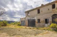 Foto Casa colonica in vendita a Loro Piceno