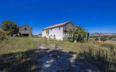 Foto Casa colonica in vendita a Montelupone