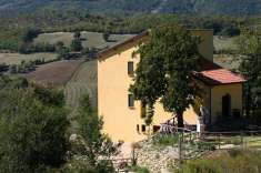 Foto Casa colonica in vendita a Valtopina