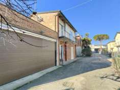 Foto CASA COMPLETAMENTE INDIPENDENTE CON CORTE ESCLUSIVA E INTERESSANTE GARAGE/MAGAZZINO DI 89 MQ